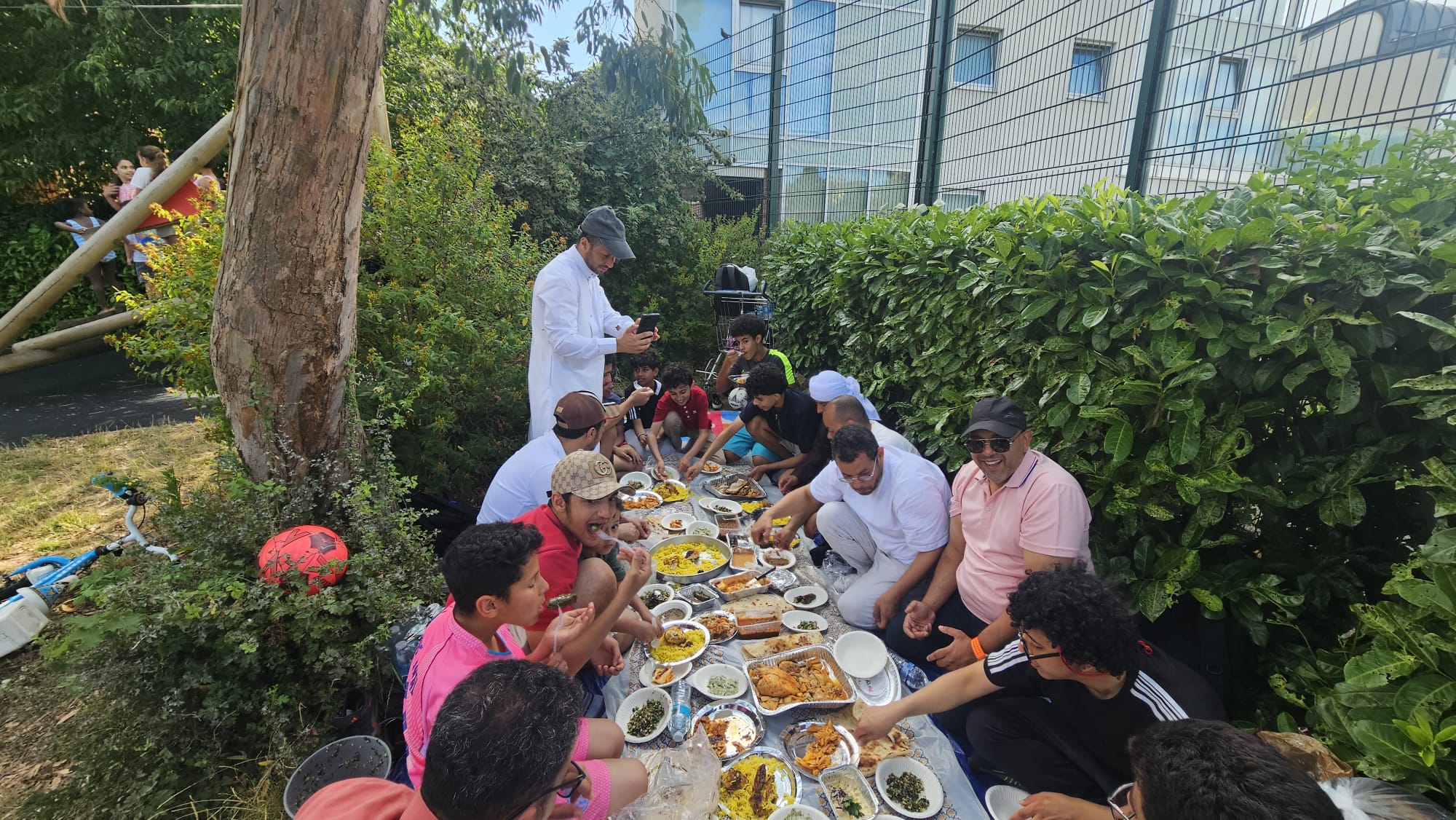 لمة صيفية عائلية بنكهة يمنية